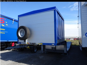 Low loader semi-trailer