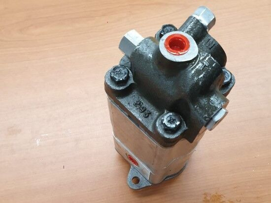 Hydraulic pump Case: picture 2