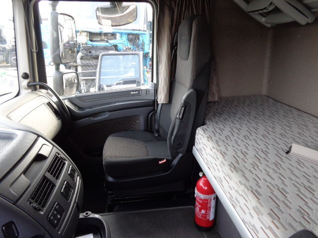 Cab and interior for Truck DAF XF 106: picture 10
