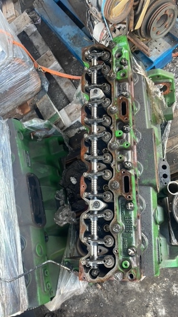 Cylinder head for Agricultural machinery John Deere 6081 głowica cylindrów R122491 , r122492: picture 2