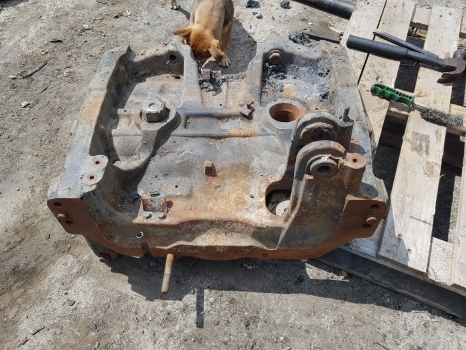 Suspension New Holland T5.120, T5.110 Front Axle Support Housing, Bolster 47642596, 13f18b: picture 10