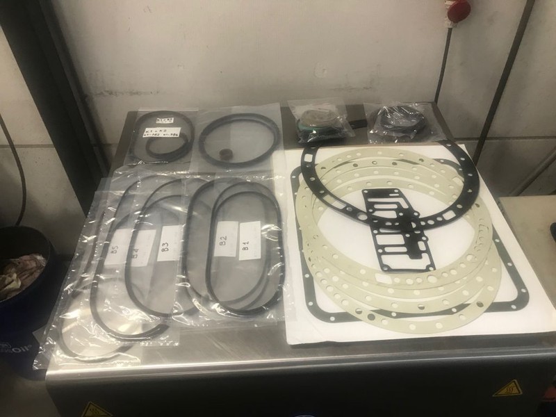 New Gearbox Volvo construction machine parts: picture 6
