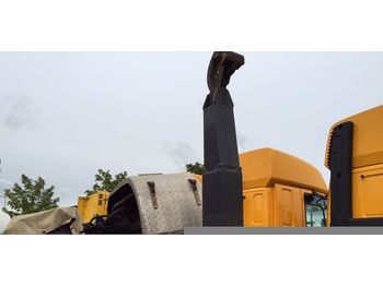 Hook lift/ skip loader system