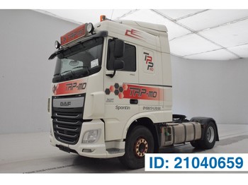 Tractor truck DAF XF106.460 Space Cab