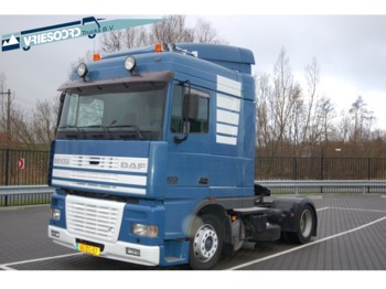 Tractor truck DAF XF95.430: picture 1