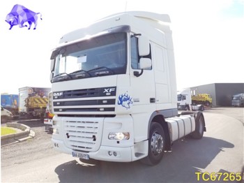Tractor truck DAF XF 105 460 Euro 5: picture 1