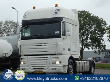 Tractor truck DAF XF 105.460 superspacecab: picture 1