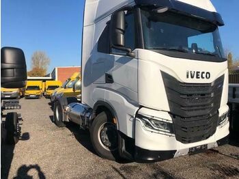 Tractor truck Iveco AS440S46T/P S-Way LNG KippHydraulik Mautfrei ...