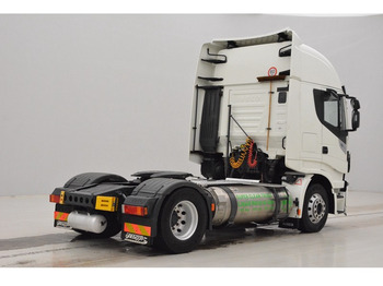Tractor truck Iveco Stralis AS440S40 LNG Natural Power: picture 4