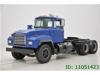 Mack RD 690 S - 6x4 - Tractor truck