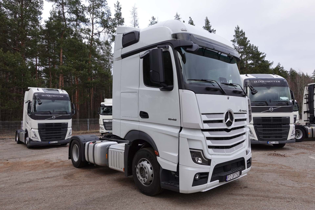 Tractor truck Mercedes-Benz Actros 1845 LS 4x2 BigSpace PC: picture 3