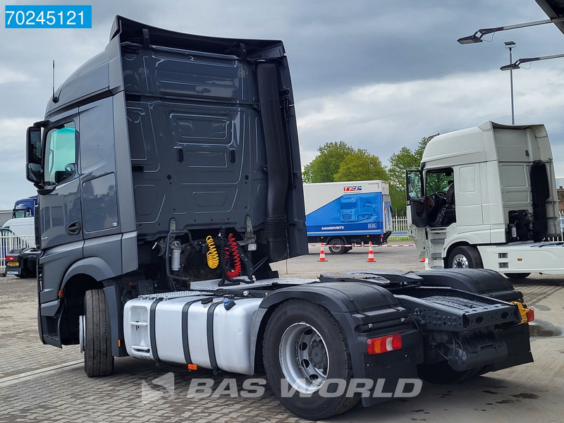 Tractor truck Mercedes-Benz Actros 1848 4X2 2x Tanks Euro 6: picture 3