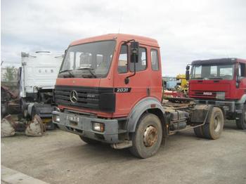 Tractor truck Mercedes SK 2031: picture 1