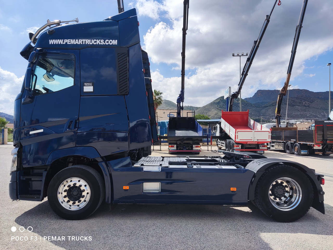 Tractor truck RENAULT T 520 HIGH COMFORT EURO 6: picture 8
