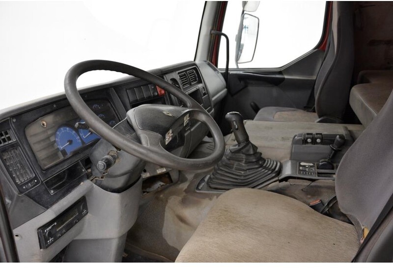 Tractor truck Renault Kerax 420 DCi: picture 7