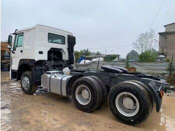 Tractor truck SINOTRUK Howo tractor unit: picture 1