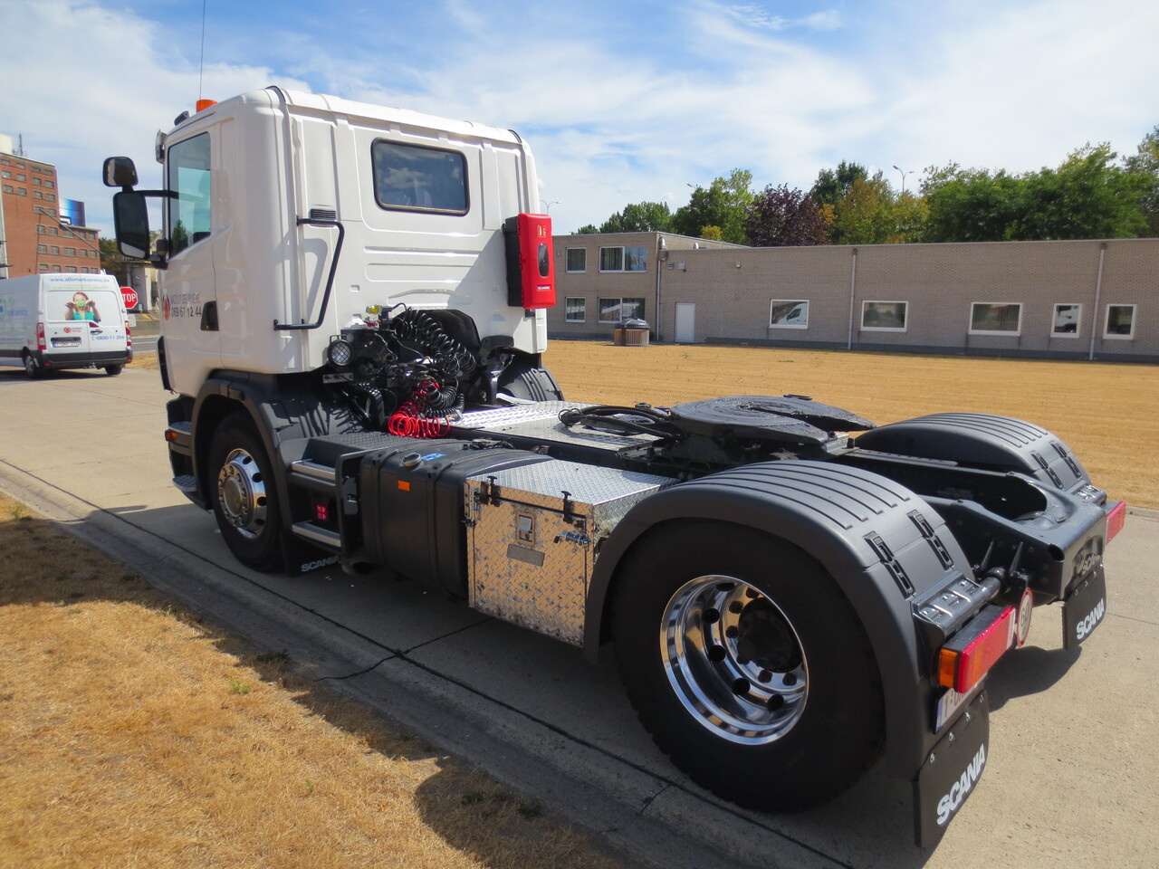 Tractor truck Scania P420: picture 10