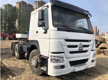 Tractor truck for transportation of bulk materials Sinotruk sinotruk tractor Units: picture 1