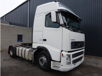 Tractor truck Volvo FH 12 Globetrotter 420