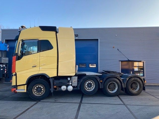 Tractor truck Volvo FH 16.750 8x4/4: picture 2