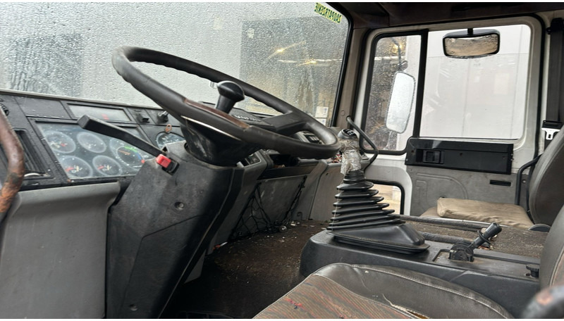 Tractor truck Volvo FL 6 - 14 (STEEL SUSPENSION / MANUAL PUMP / EURO 2): picture 12