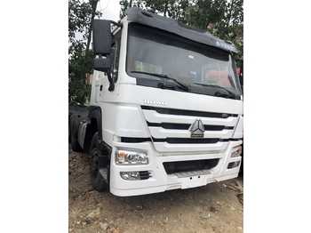Tractor truck for transportation of bulk materials sinotruk howo truck: picture 1