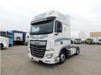 Tractor truck DAF XF 460