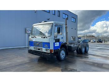 Volvo FL 10 (STEEL SUSPENSION / MANUAL PUMP / MANUAL GEARBOX / 6X4) - Cab chassis truck