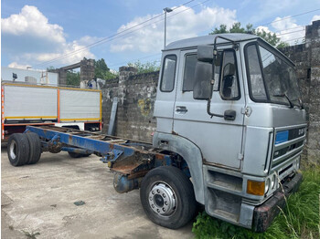 Cab chassis truck DAF 1700: picture 1