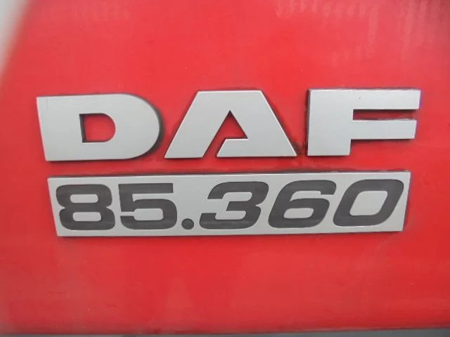 Box truck DAF CF 85 360: picture 2