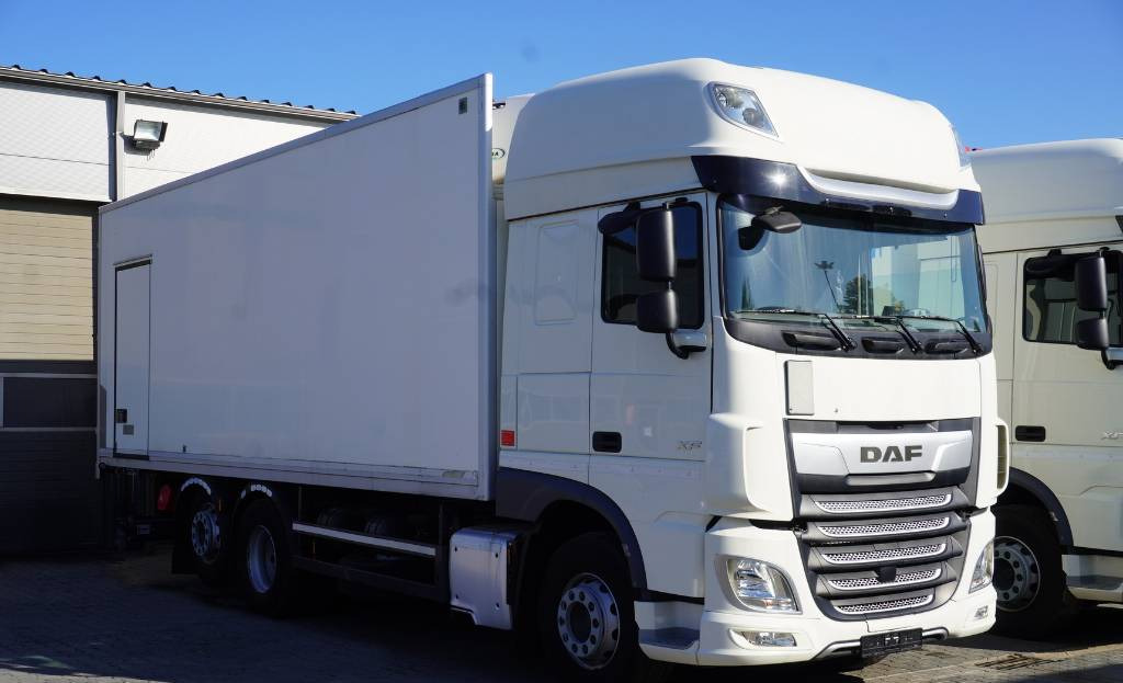 Refrigerator truck DAF XF 450 6x2 E6 / Refrigerator Lacapitaine/ ATP/FRC / 18 pallets: picture 4