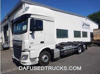 Container transporter/ Swap body truck DAF XF 460 FAR: picture 1