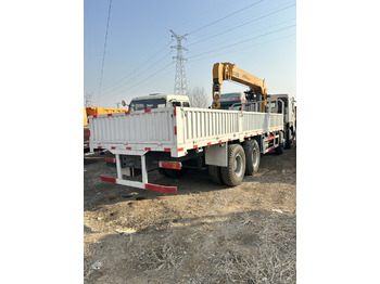 Crane truck for transportation of bulk materials HOWO 371HP CRANE TRUCK: picture 5