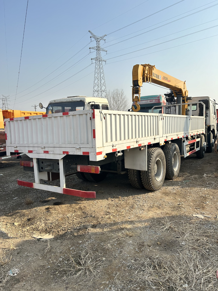 Crane truck for transportation of bulk materials HOWO 371HP CRANE TRUCK: picture 5