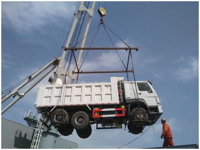 Crane truck for transportation of bulk materials HOWO 371HP CRANE TRUCK: picture 8