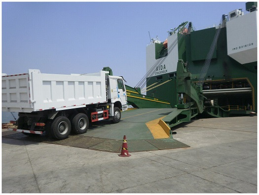 Crane truck for transportation of bulk materials HOWO 371HP CRANE TRUCK: picture 7