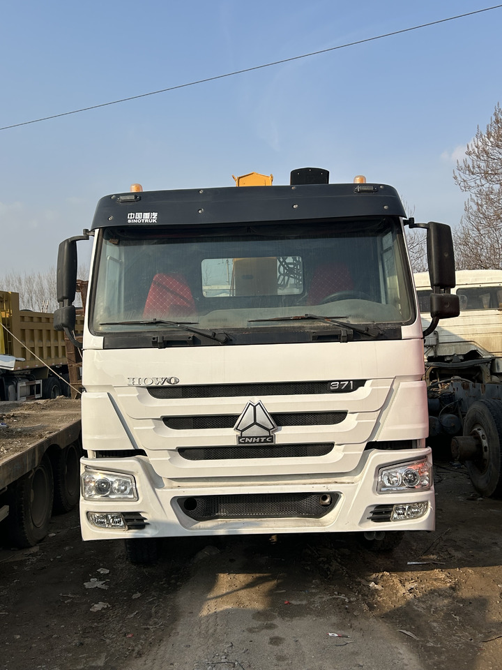 Crane truck for transportation of bulk materials HOWO 371HP CRANE TRUCK: picture 6