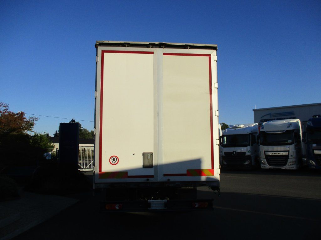 Curtain side truck Iveco 190E28 EURO 6: picture 6