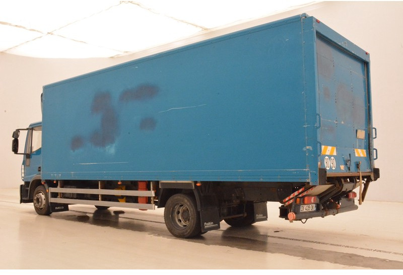 Box truck Iveco Eurocargo 120E18: picture 11