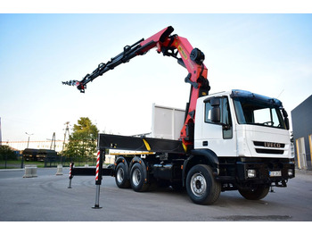 Crane truck IVECO Trakker