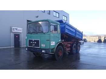 Tipper MAN 26.240 (BIG AXLE / FULL STEEL SUSPENSION / 6 CYLINDER WITH MANUAL PUMP / 10 TIRES / 6X4): picture 1
