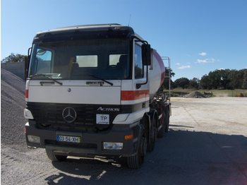 Truck MERCEDES 3235: picture 1