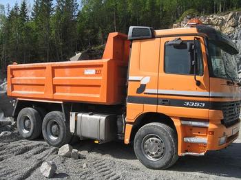 Cab chassis truck MERCEDES 3353 6x4: picture 1