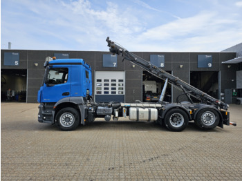 Container transporter/ Swap body truck, Crane truck Mercedes Antos 2546 6x2 Euro 6: picture 2