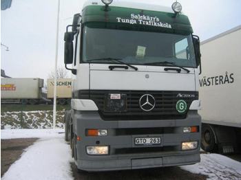 Cab chassis truck Mercedes-Benz 3243: picture 1