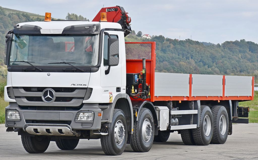 Crane truck, Dropside/ Flatbed truck Mercedes-Benz ACTROS 3241 *HMF 1430 - K2/FUNK * TOPZUSTAND: picture 4