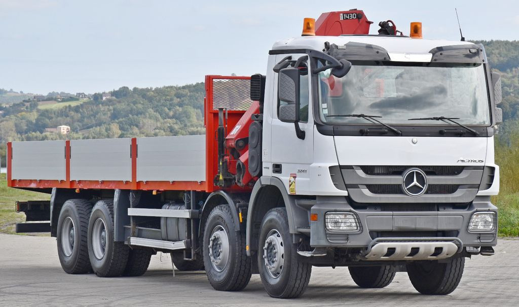Crane truck, Dropside/ Flatbed truck Mercedes-Benz ACTROS 3241 *HMF 1430 - K2/FUNK * TOPZUSTAND: picture 3