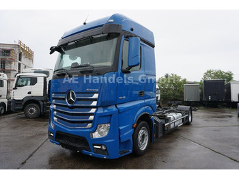 Cab chassis truck MERCEDES-BENZ Actros 1842