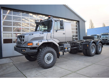 Mercedes-Benz Zetros 4051 A 6x6 Chassis Cabin - Cab chassis truck: picture 1