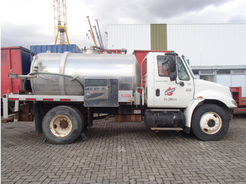 International 4300 4X2 VACUUM TRUCK - Tanker truck